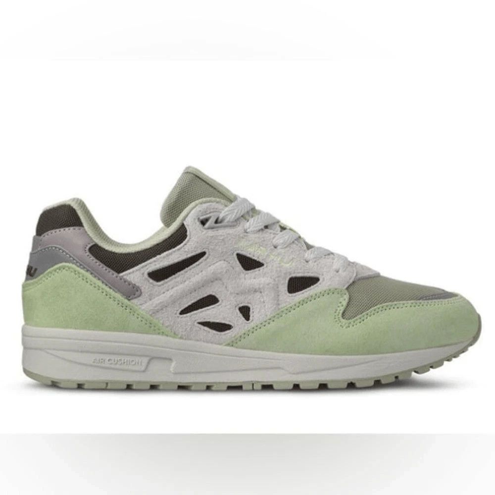 New Women's Karhu | LEGACY 96 sneaker in Abbey Stone/Rain Forrest 6.5